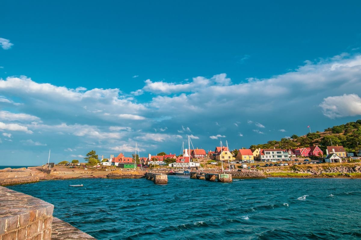 Ein kleiner Hafen an der Küste von Bornholm