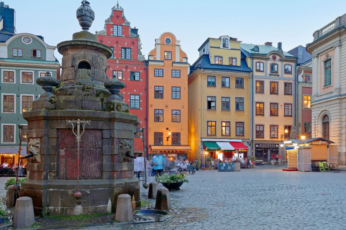 Der Platz Stortorget in Gamla Stan, der Altstadt von Stockholm