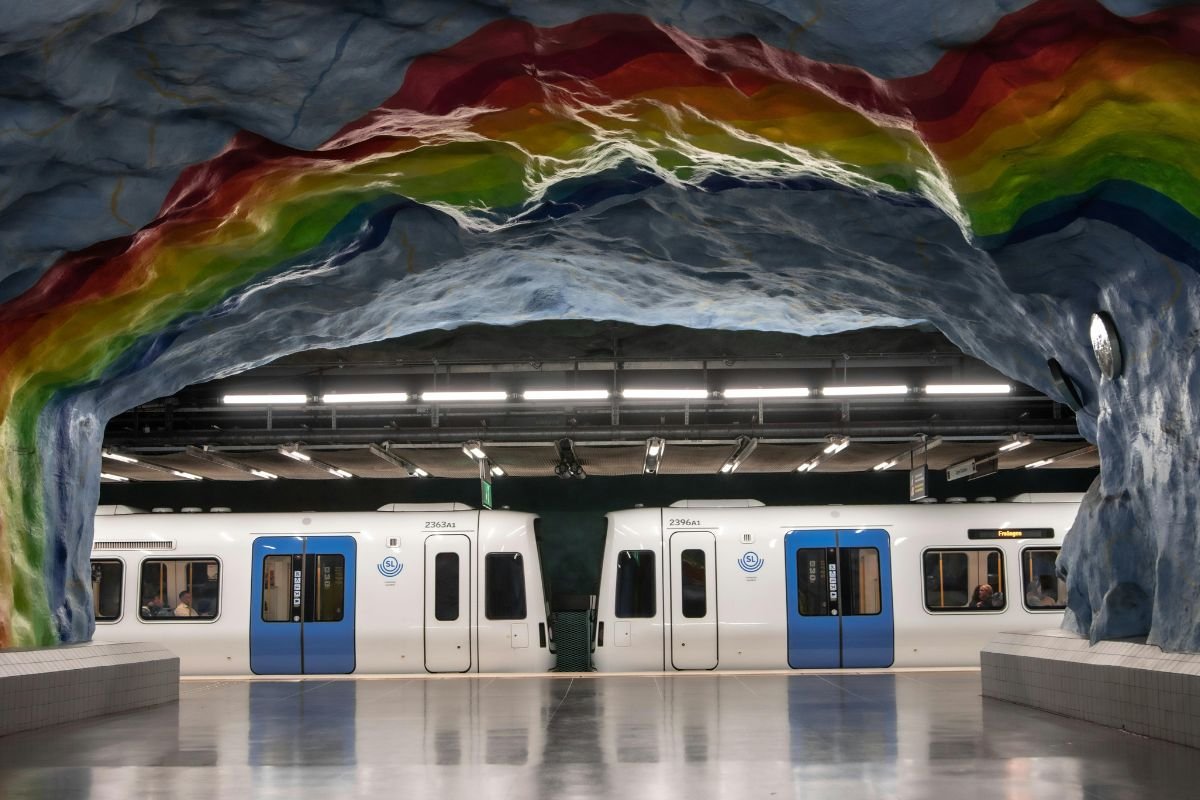 Eine bemalte U-Bahn-Station der Tunnelbana in Stockholm
